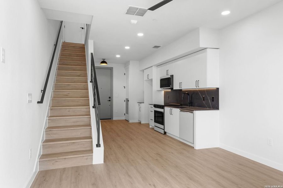 Image 33 of a home in Dovetail.