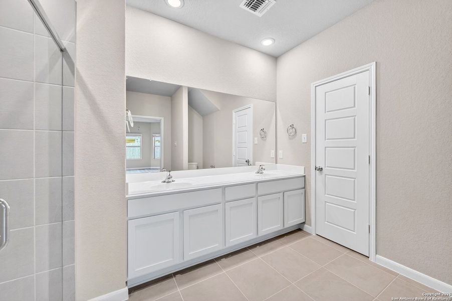 Furnished interior view inside a new home in Winding Brook, San Antonio (Image 6).