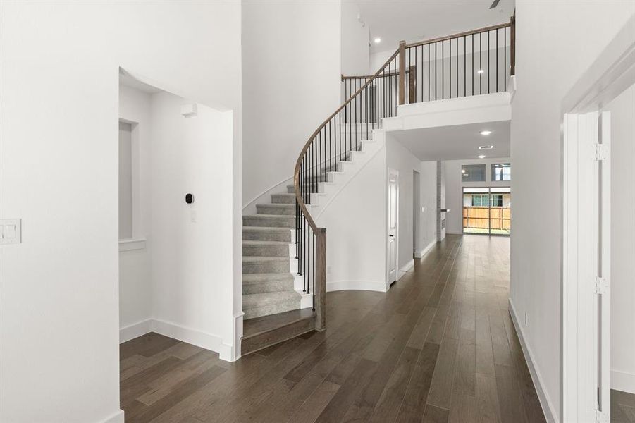 Spacious, unfurnished interior of a new home in Trails at Cottonwood Creek, Rowlett (Image 13).