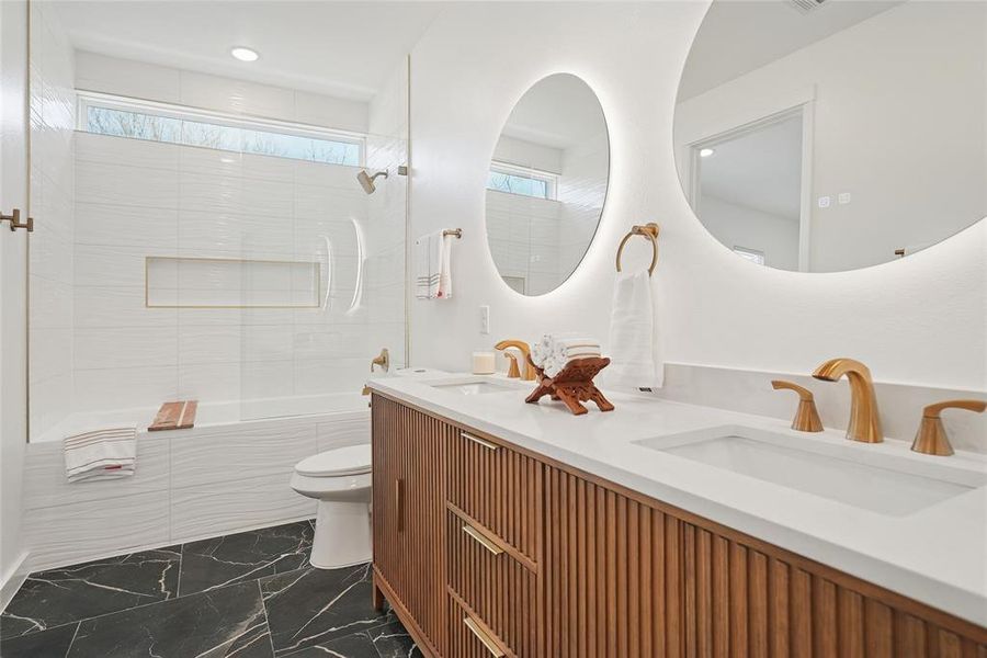 Furnished interior view inside a new home in , Dallas (Image 18). Furnished interior view inside a new home in , Dallas (Image 18).