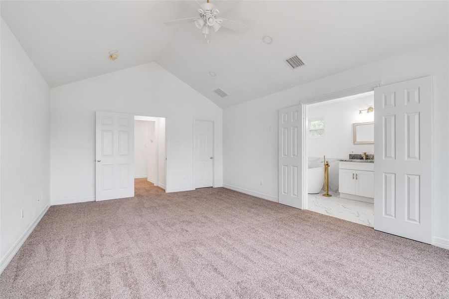 Spacious, unfurnished interior of a new home in , Mabank (Image 22).