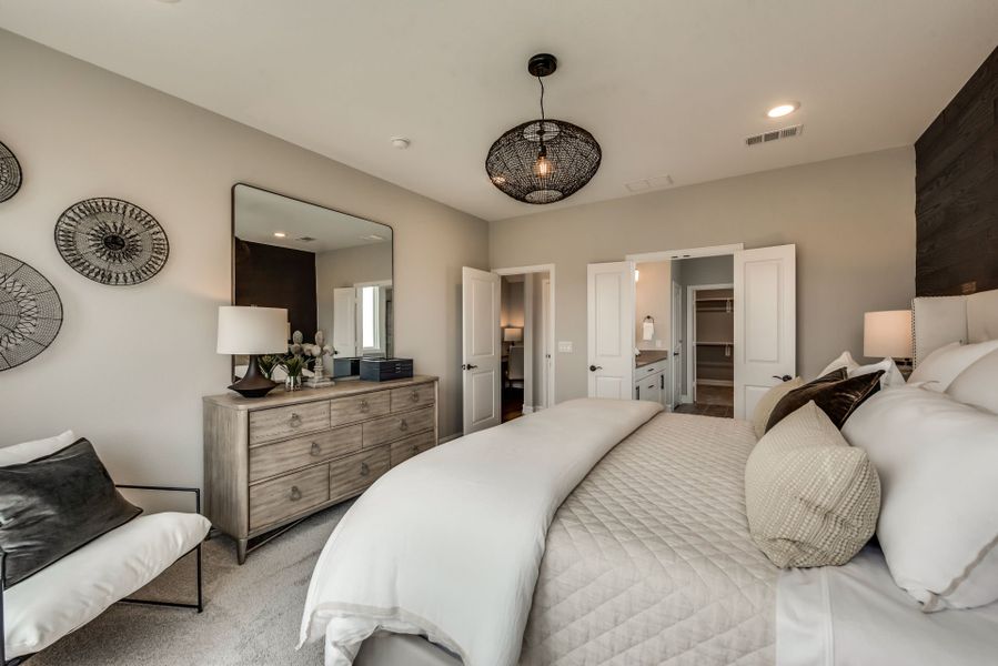 Representative furnished interior of a home built from the Harvard by Pulte Homes in Wellington, Fort Worth (Image 22).