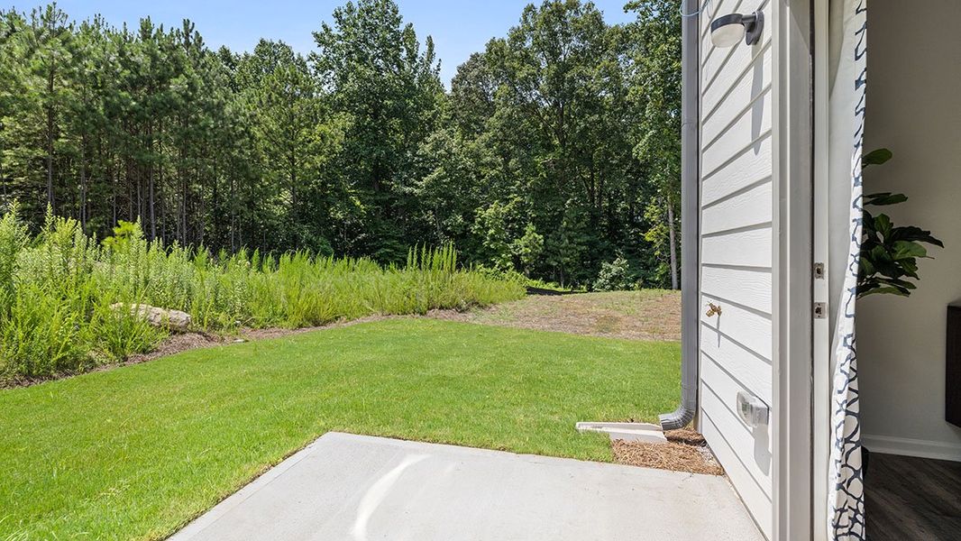 Representative exterior details of a home built from the ROBIE by D.R. Horton in Pointe Park, Union City (Image 3).