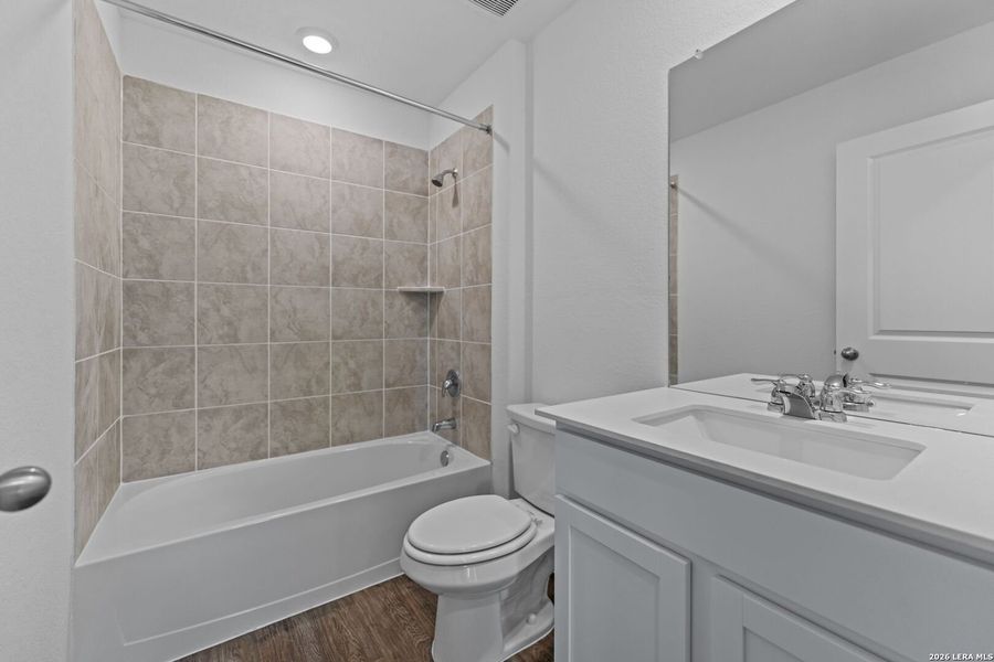 Furnished interior view inside a new home in Sonora, San Antonio (Image 6).