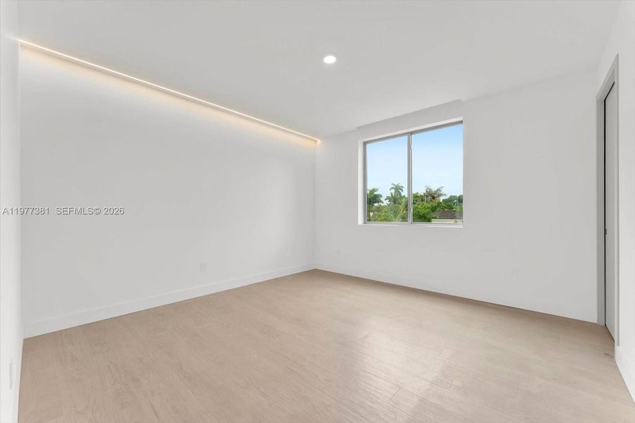 Spacious, unfurnished interior of a new home in , North Bay Village (Image 17).