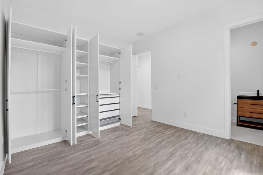 Image 52 of a home in .