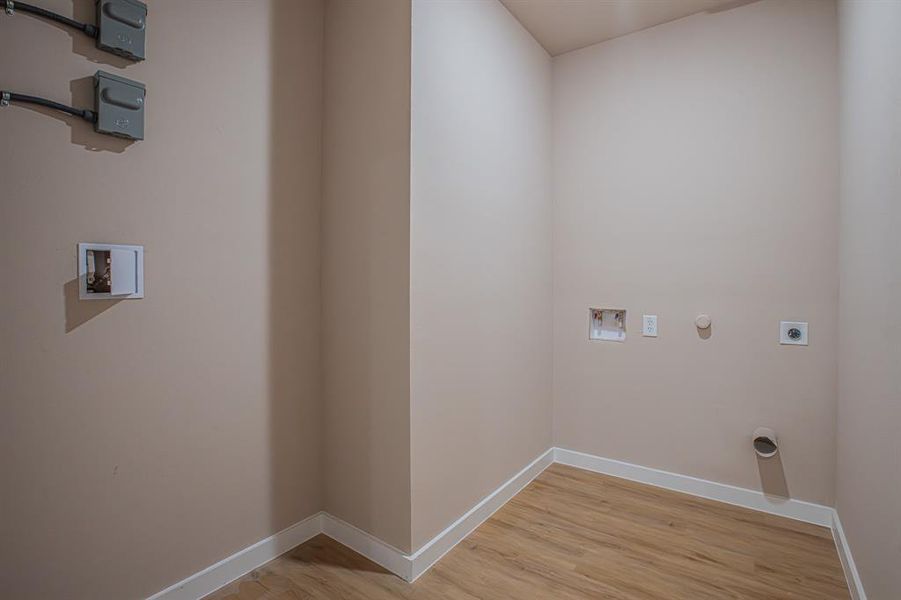 Spacious, unfurnished interior of a new home in , Bridgeport (Image 12).