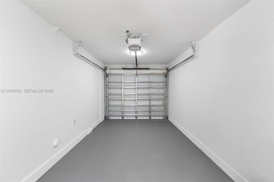 Spacious, unfurnished interior of a new home in , Miami (Image 9).