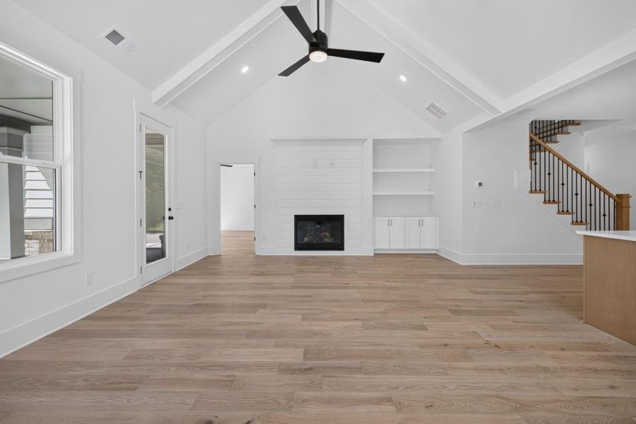 Spacious, unfurnished interior of a new home in Livingstone Park, Kennesaw (Image 38).
