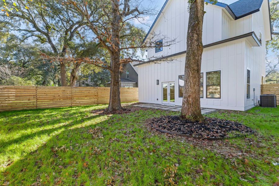 Exterior details and patio area of a home in , Charleston (Image 28).