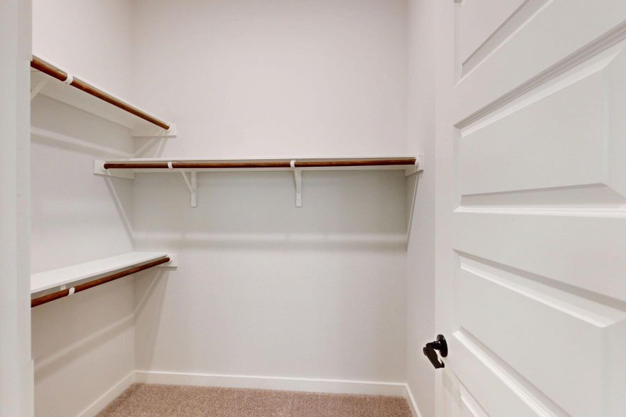 Spacious, unfurnished interior of a new home in Edgewood, Leander (Image 29).