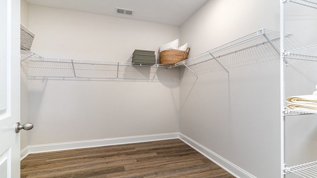 Spacious, unfurnished interior of a new home in The Bluffs at Mill Creek, Florence (Image 16).