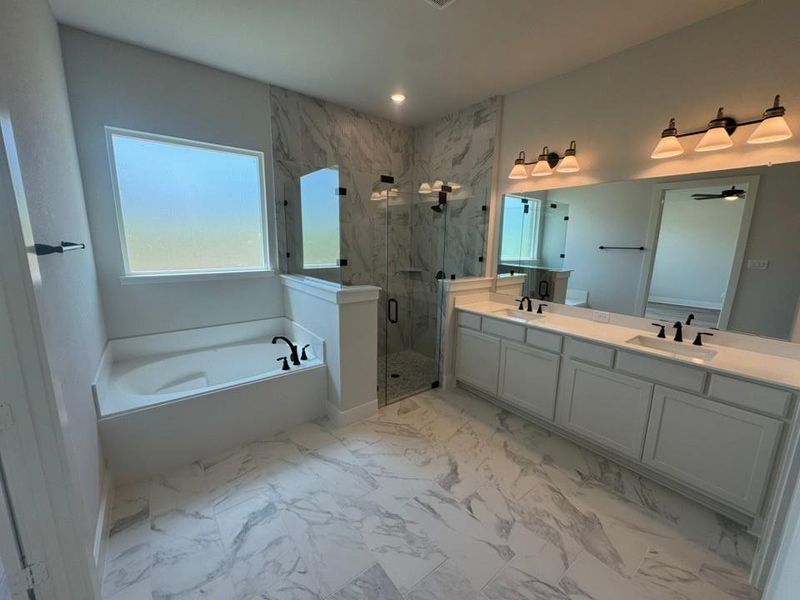 Furnished interior view inside a new home in Creekview Addition, Van Alstyne (Image 5).