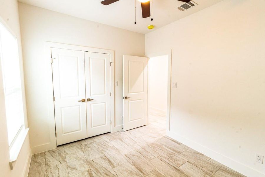 Spacious, unfurnished interior of a new home in , Godley (Image 19).