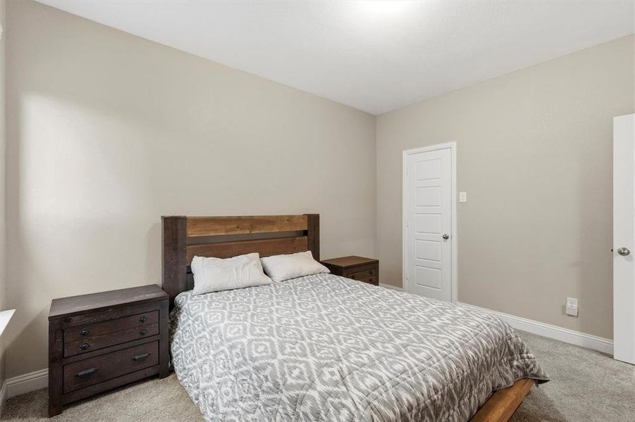 Furnished interior view inside a new home in Kentsdale Farms, DeSoto (Image 23).