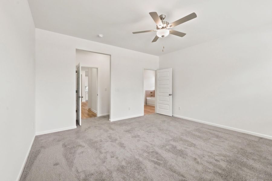 Spacious, unfurnished interior of a new home in Oak Grove, Conway (Image 19).
