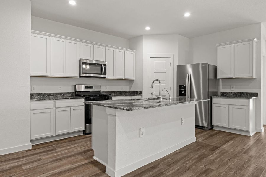 Furnished interior view inside a new home in , Rosharon (Image 7).