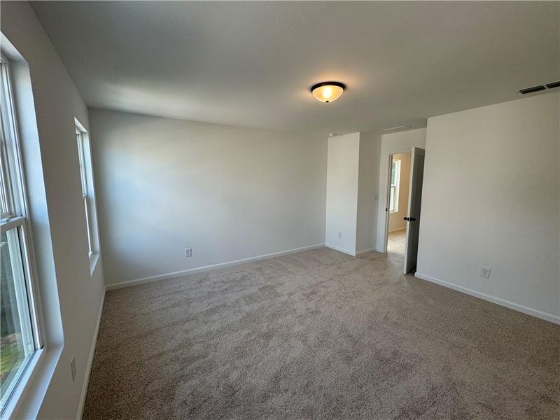 Spacious, unfurnished interior of a new home in Laurelwood, Douglasville (Image 27).