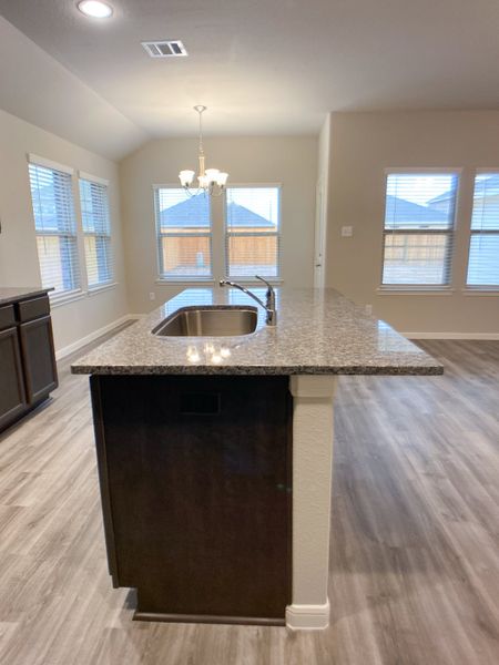 Representative furnished interior of a home built from the Floor Plan 1816 by Colina Homes in Grand Magnolia, Magnolia (Image 8). Representative furnished interior of a home built from the Floor Plan 1816 by Colina Homes in Grand Magnolia, Magnolia (Image 8).