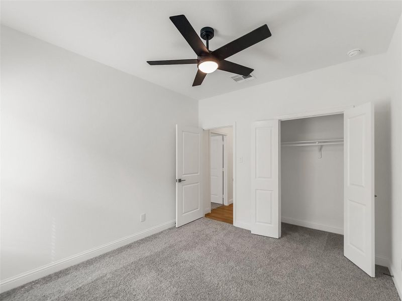 Spacious, unfurnished interior of a new home in Hill & Dale Ranch, Splendora (Image 24).