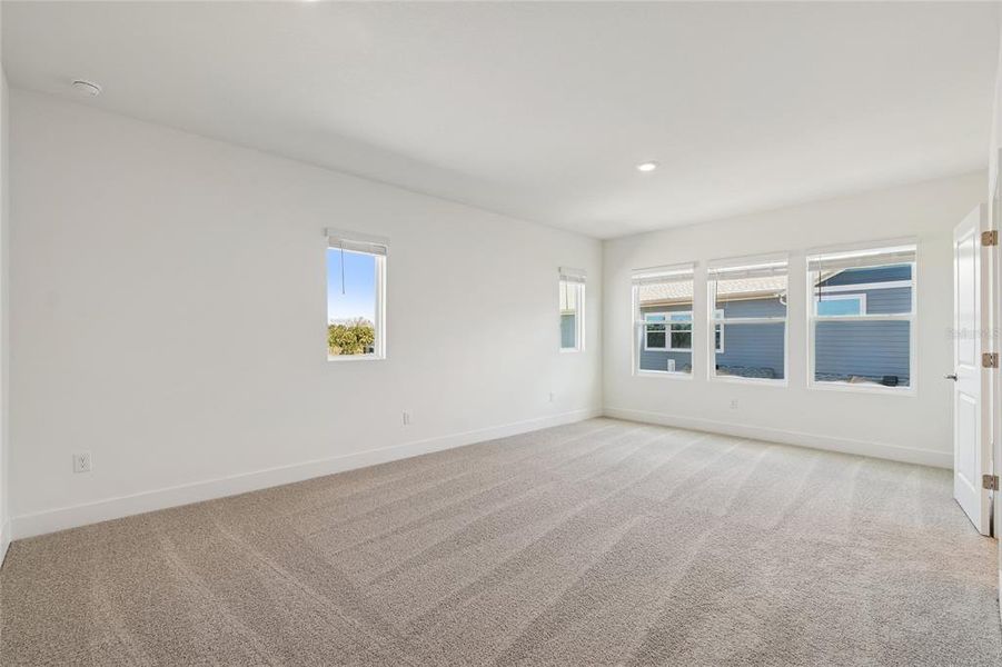 Spacious, unfurnished interior of a new home in North River Ranch – Townhomes, Parrish (Image 30).