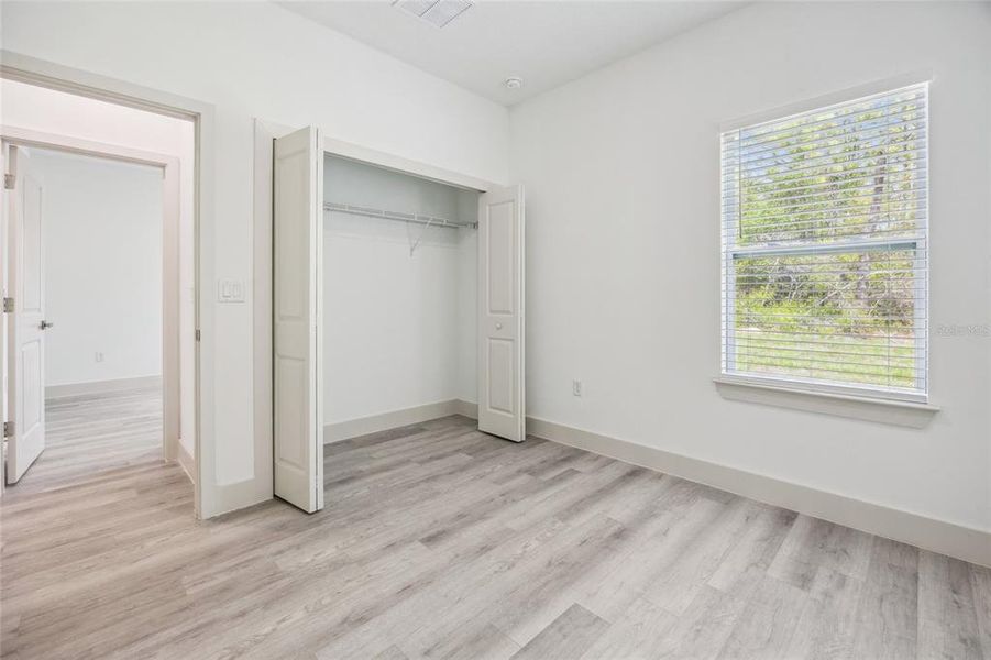 Spacious, unfurnished interior of a new home in , Citrus Springs (Image 25).