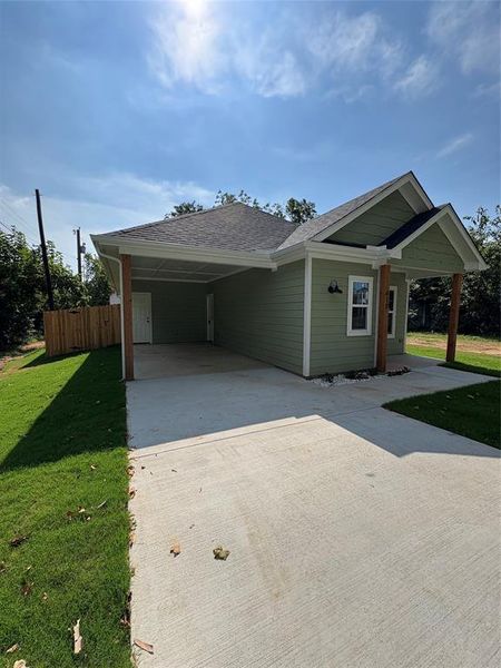 Front exterior of a new home in , Denison, TX, highlighting curb appeal (Image 17). Front exterior of a new home in , Denison, TX, highlighting curb appeal (Image 17).