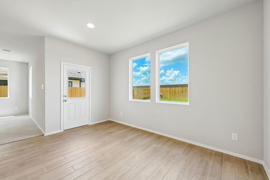 Spacious, unfurnished interior of a new home in Azalea, Pattison (Image 19).
