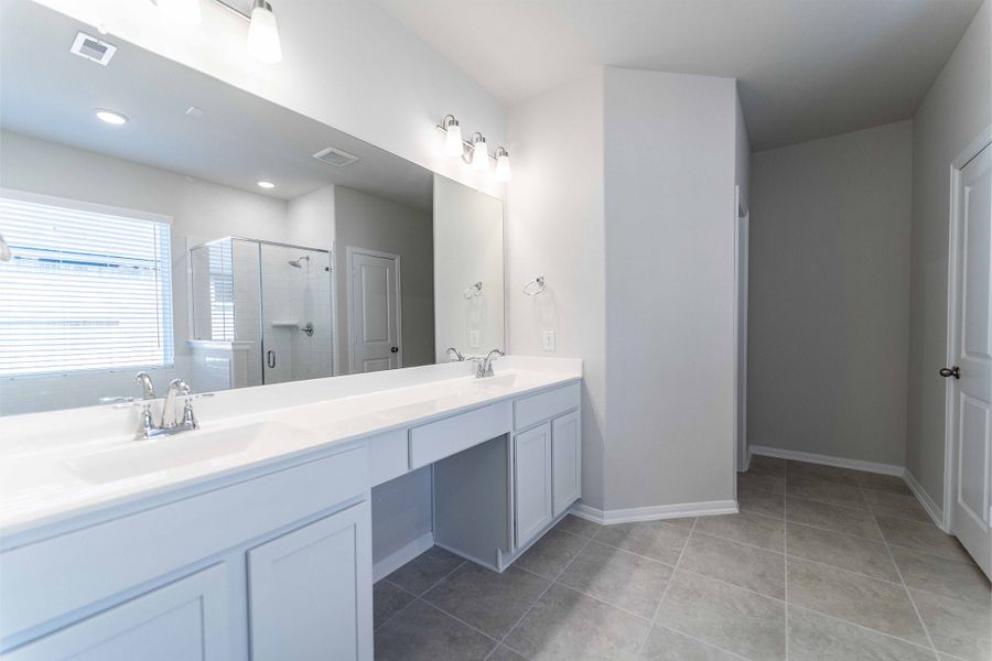 Furnished interior view inside a new home in Martha's Vineyard, Alvin (Image 6).