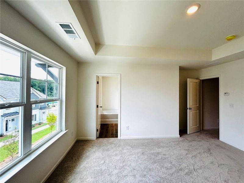 Spacious, unfurnished interior of a new home in Shoals Crossing, Conyers (Image 35). Spacious, unfurnished interior of a new home in Shoals Crossing, Conyers (Image 35).