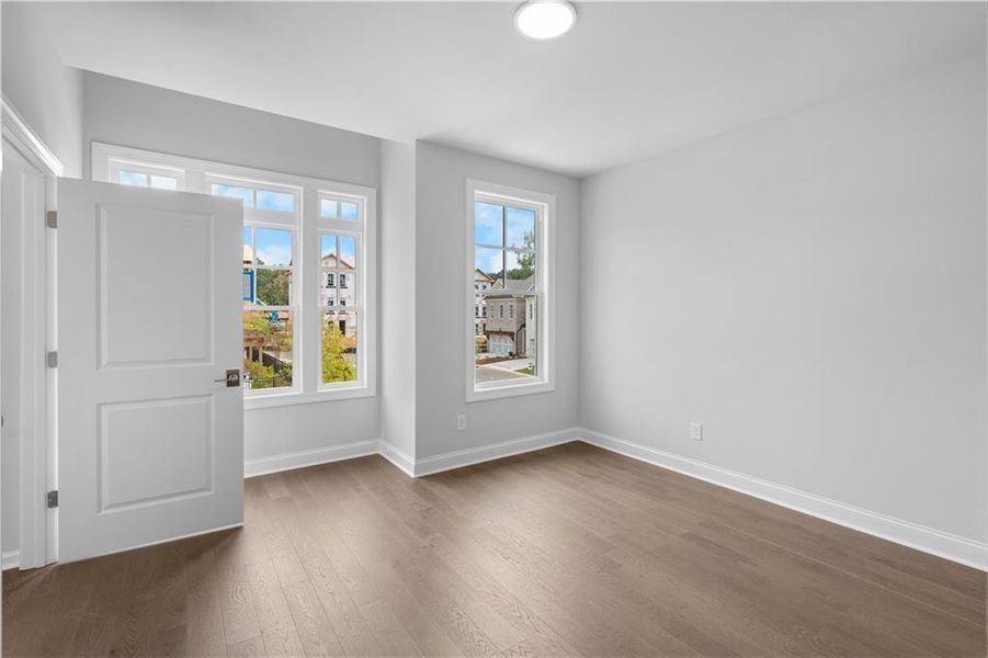 Spacious, unfurnished interior of a new home in Ward's Crossing Townhomes, Johns Creek (Image 20). Spacious, unfurnished interior of a new home in Ward's Crossing Townhomes, Johns Creek (Image 20).