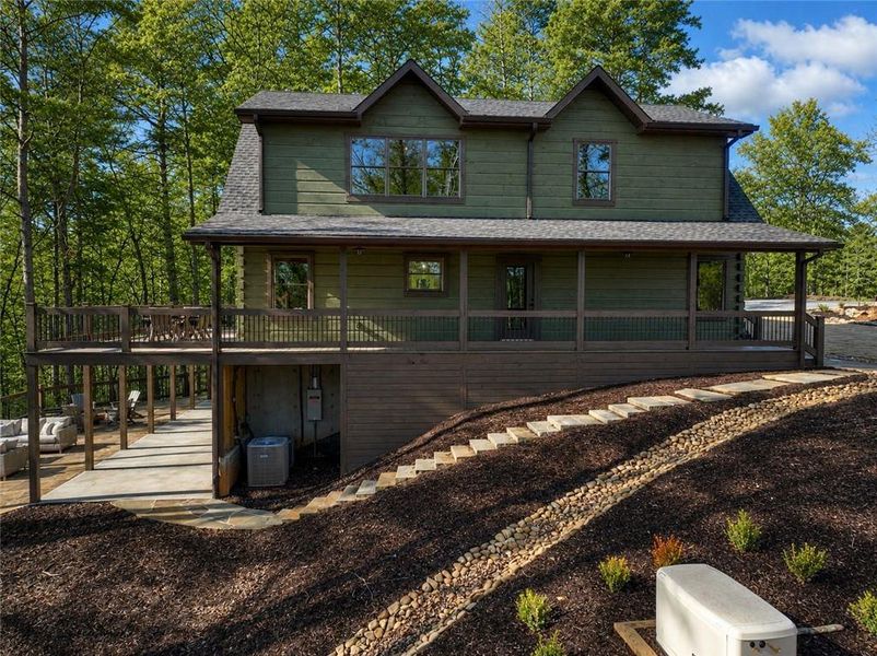 Image 88 of a home in .