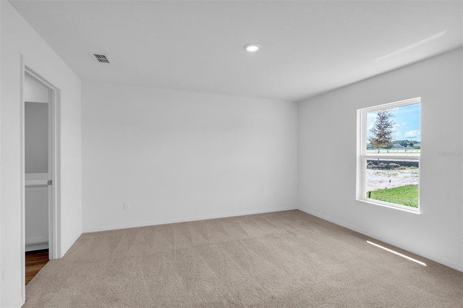 Spacious, unfurnished interior of a new home in , Palm Coast (Image 8).