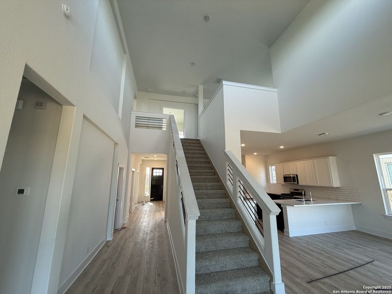 Spacious, unfurnished interior of a new home in Buffalo Crossing, Cibolo (Image 23).
