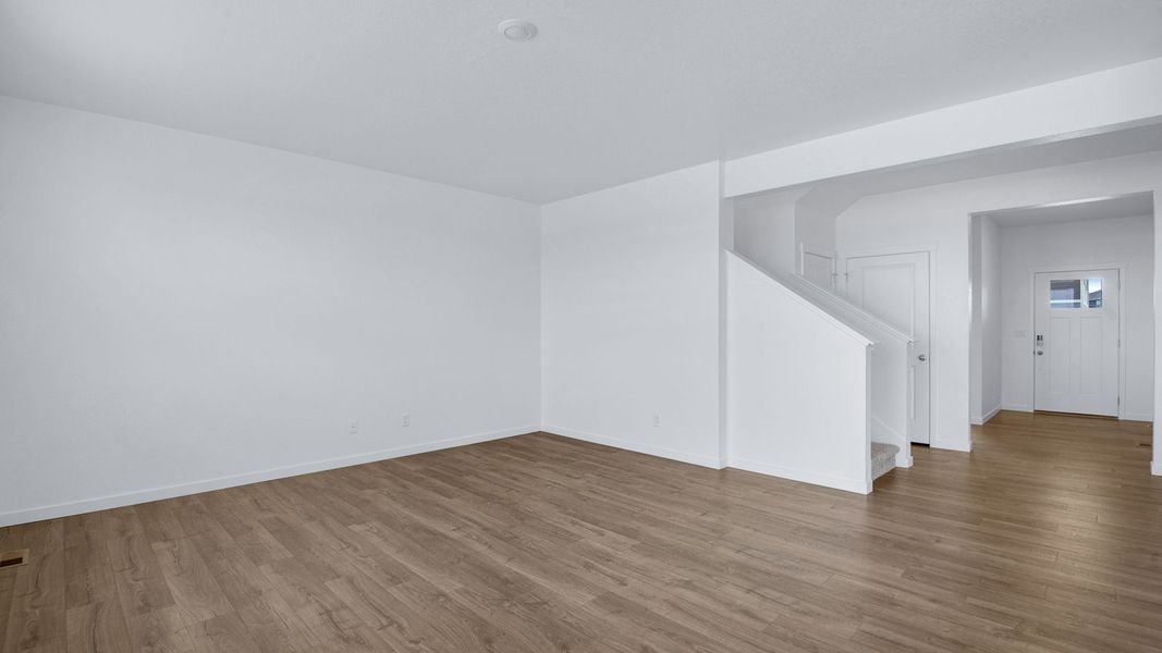 Spacious, unfurnished interior of a new home in Vista Meadows, Fort Lupton (Image 22).