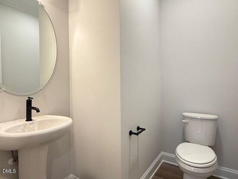 201 OM Powder Room