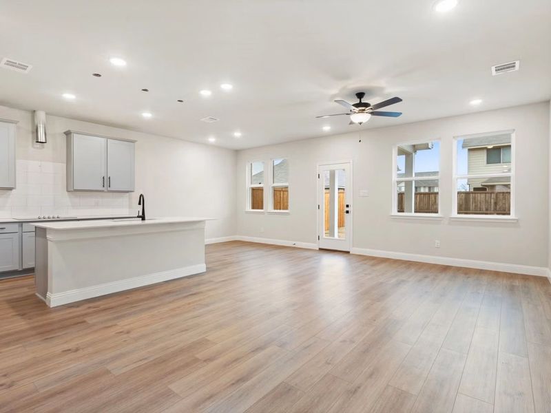 Spacious, unfurnished interior of a new home in Lake Park Villas, Wylie (Image 13).