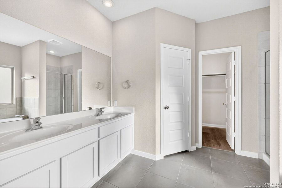 Furnished interior view inside a new home in Paloma Park, Converse (Image 7). Furnished interior view inside a new home in Paloma Park, Converse (Image 7).