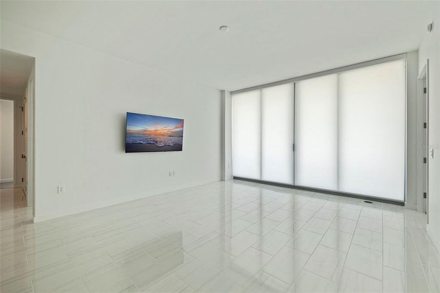 Spacious, unfurnished interior of a new home in , St. Petersburg (Image 61). Spacious, unfurnished interior of a new home in , St. Petersburg (Image 61).