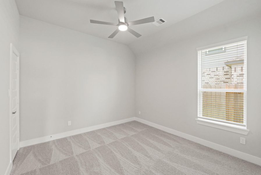 Spacious, unfurnished interior of a new home in Briarwood Crossing, Rosenberg (Image 12).
