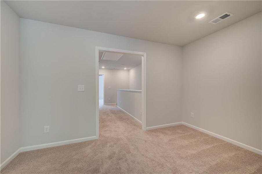 Spacious, unfurnished interior of a new home in Avery Landing, McDonough (Image 26).