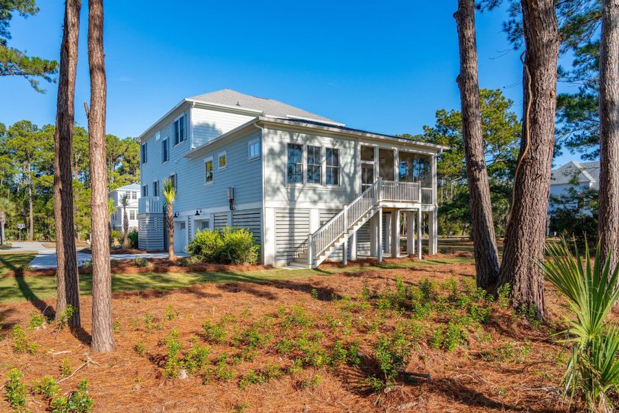 Exterior details and patio area of a home in , Awendaw (Image 4).