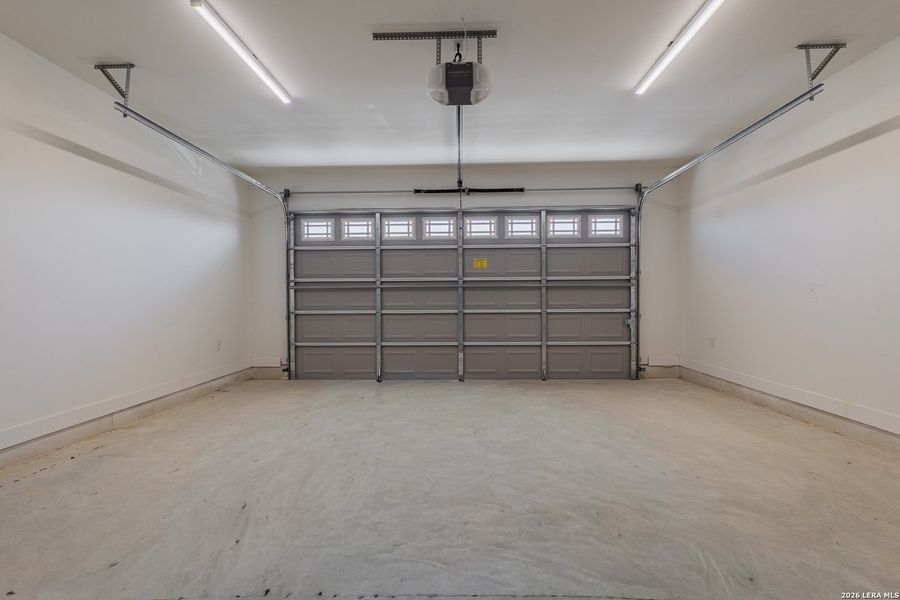 Spacious, unfurnished interior of a new home in , Eagle Pass (Image 27). Spacious, unfurnished interior of a new home in , Eagle Pass (Image 27).