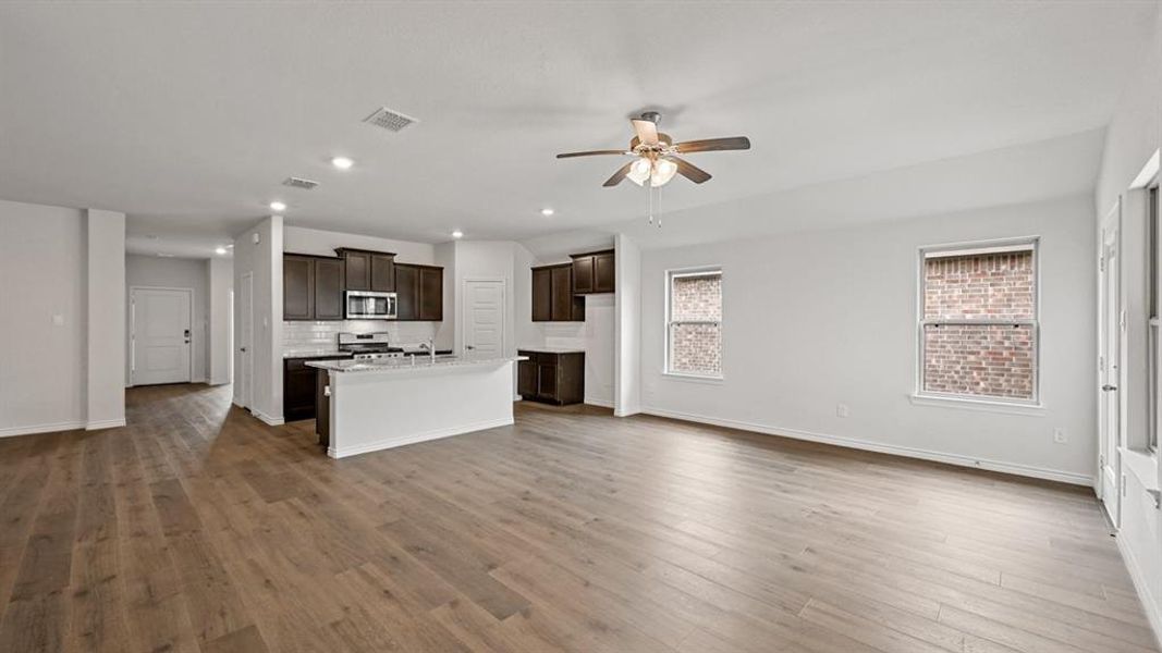 Spacious, unfurnished interior of a new home in Liberty Crossing, Royse City (Image 22). Spacious, unfurnished interior of a new home in Liberty Crossing, Royse City (Image 22).