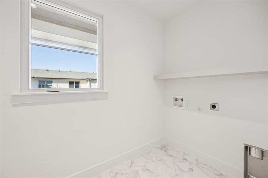 Spacious, unfurnished interior of a new home in , Dallas (Image 20).