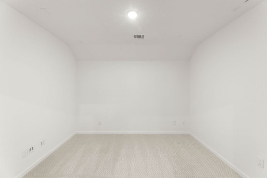 Spacious, unfurnished interior of a new home in Creekview Meadows, Pilot Point (Image 19).