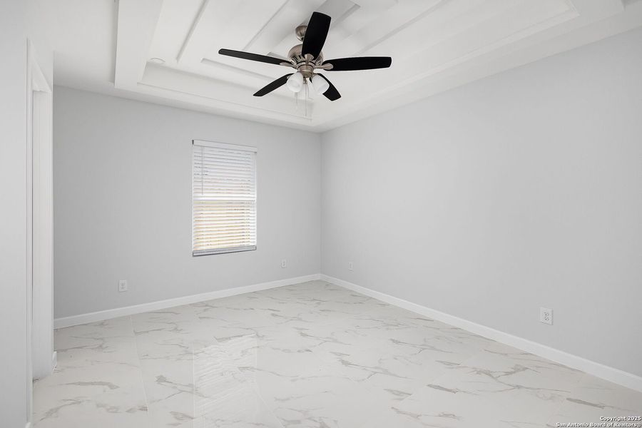 Spacious, unfurnished interior of a new home in , Weslaco (Image 16).