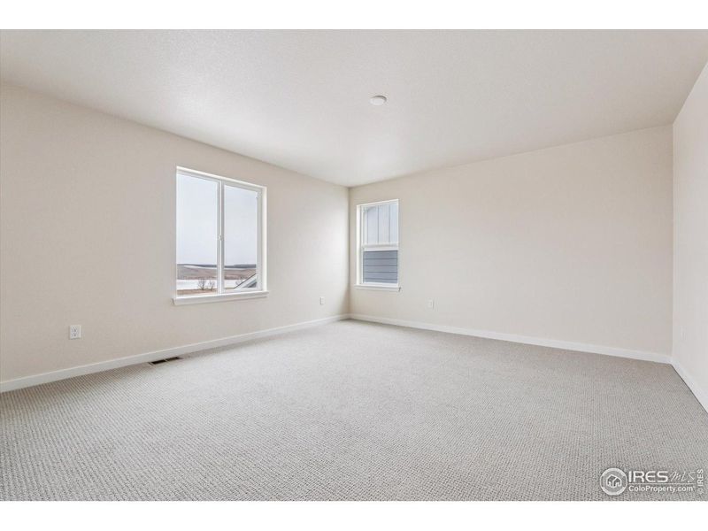 Spacious, unfurnished interior of a new home in The Overlook at Johnstown Farms, Johnstown (Image 21).