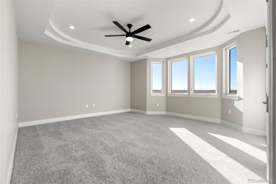 Spacious, unfurnished interior of a new home in , Hudson (Image 24).