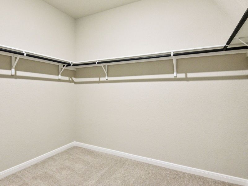 Spacious, unfurnished interior of a new home in Comanche Ridge, San Antonio (Image 14).
